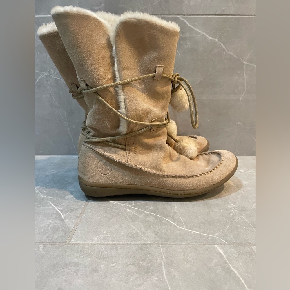 Airwalk Women's Tan Suede Boots with Fur Lining